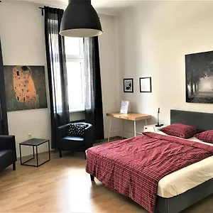 Apartment & Near Reumannplatz, Wien